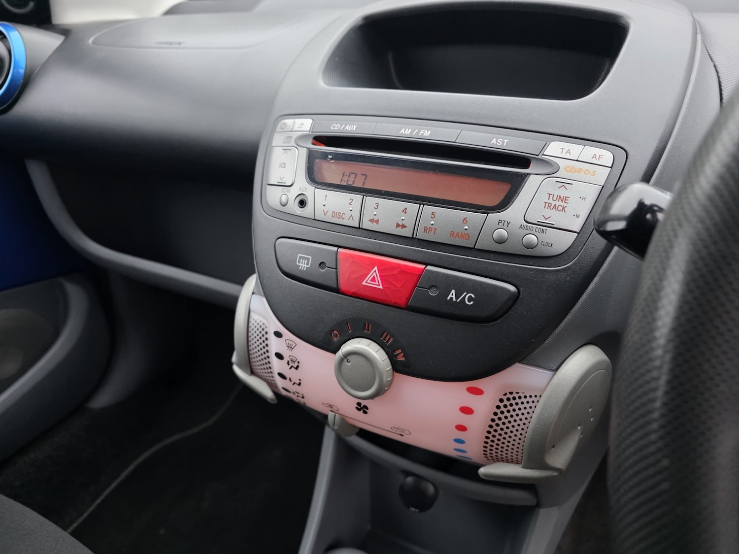 Used Toyota AYGO 2009 for sale - 76750396: Photo 8