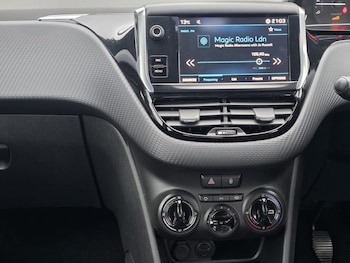 Used Peugeot 208 2017 for sale - 76576841: Photo