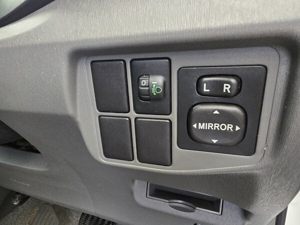 Used Toyota Prius 2010 for sale - 73557376: Photo 36