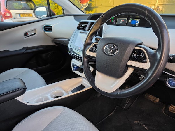 Used Toyota Prius 2017 for sale - 74018039: Photo 20