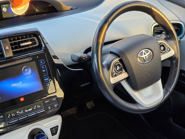 Used Toyota Prius 2017 for sale - 74018039: Photo 22
