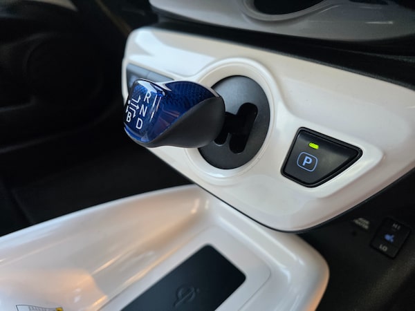 Used Toyota Prius 2017 for sale - 74018039: Photo 31