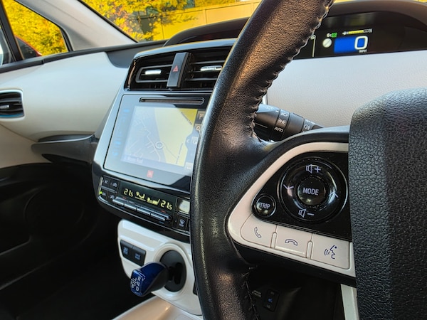 Used Toyota Prius 2017 for sale - 74018039: Photo 35