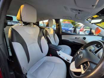 Used Toyota Prius 2017 for sale - 74018039: Photo