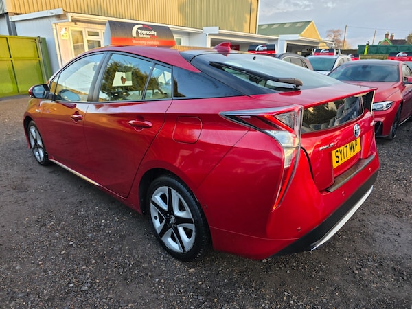 Used Toyota Prius 2017 for sale - 74018039: Photo 5