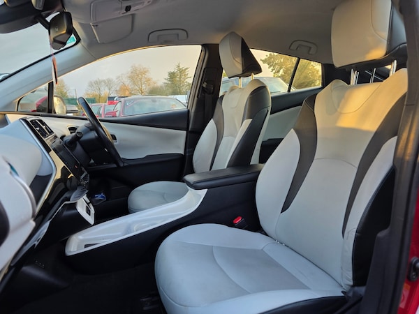 Used Toyota Prius 2017 for sale - 74018039: Photo 6