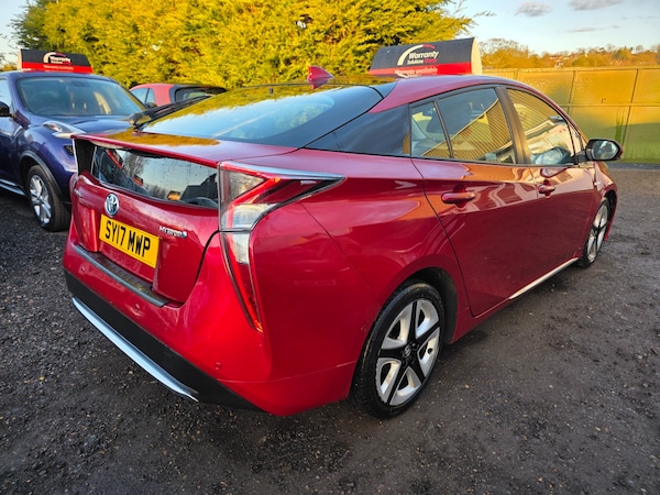 Used Toyota Prius 2017 for sale - 74018039: Photo 9