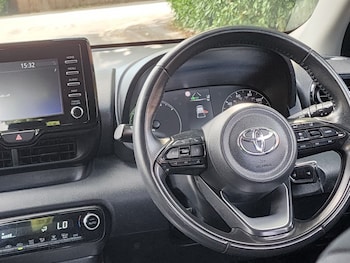 Used Toyota Yaris 2022 for sale - 79177053: Photo