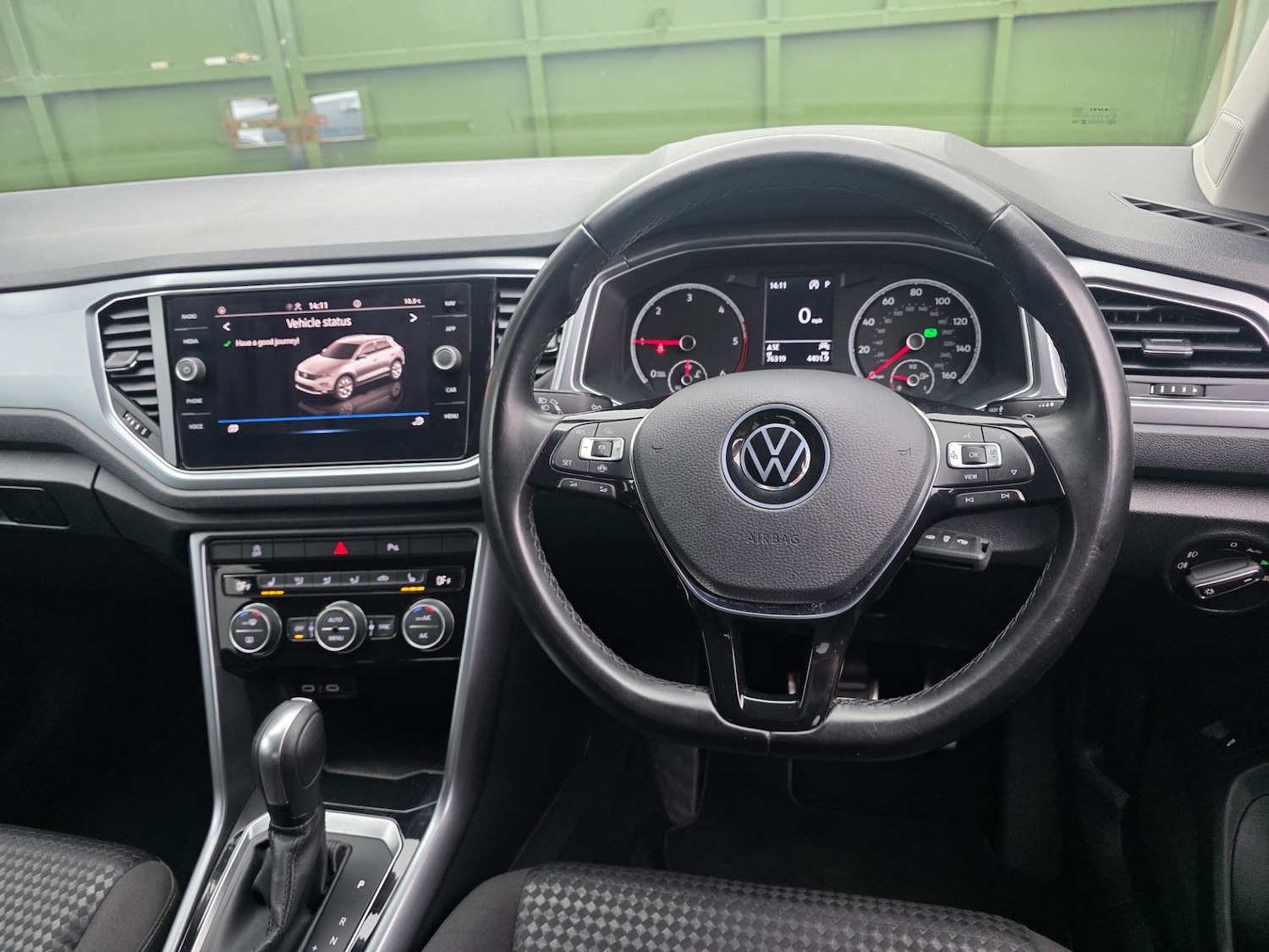 Used Volkswagen T-Roc 2021 for sale - 76405494: Photo 2