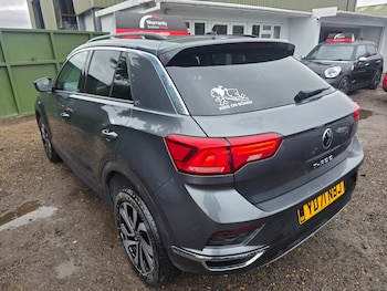 Used Volkswagen T-Roc 2021 for sale - 76405494: Photo