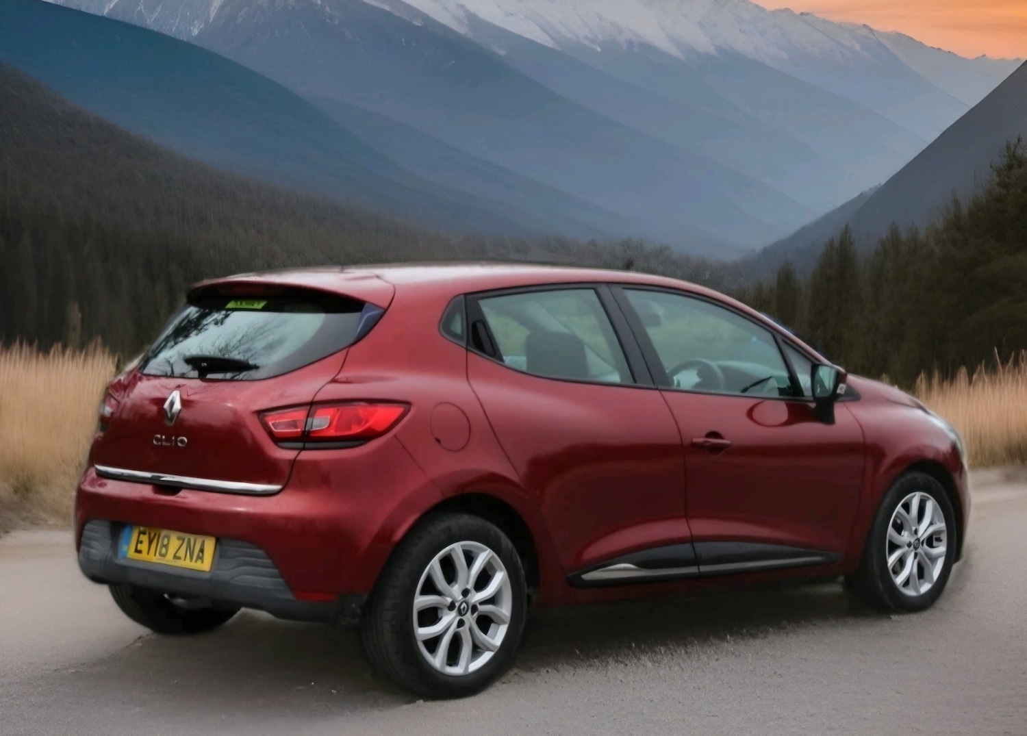 Used Renault Clio 2018 for sale - 76452388: Photo 3