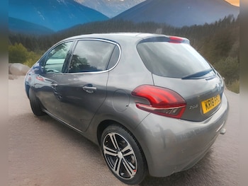 Used Peugeot 208 2018 for sale - 76425883: Photo