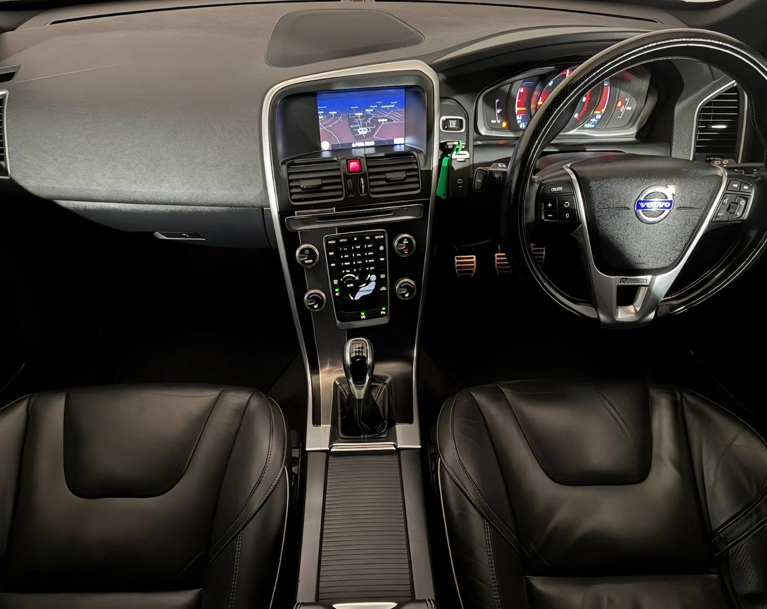 Used Volvo XC60 2015 for sale - 76671150: Photo 3