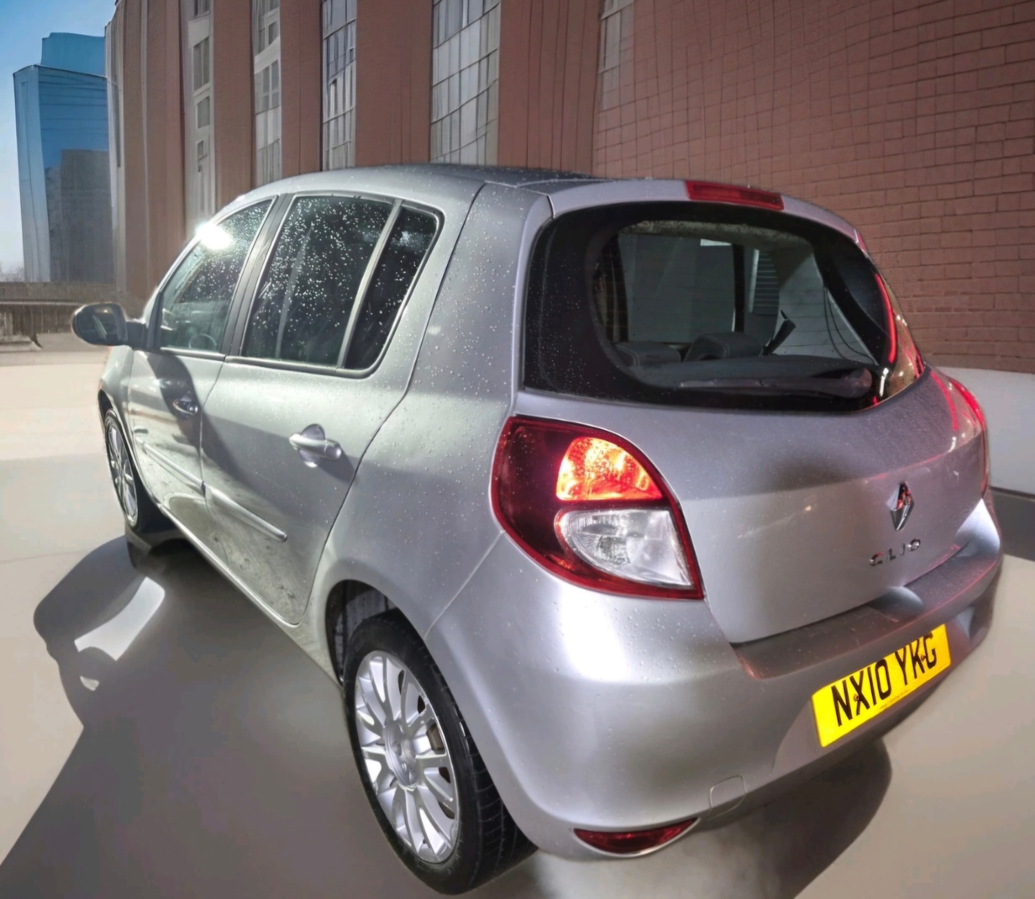 Used Renault Clio 2010 for sale - 78018725: Photo 2