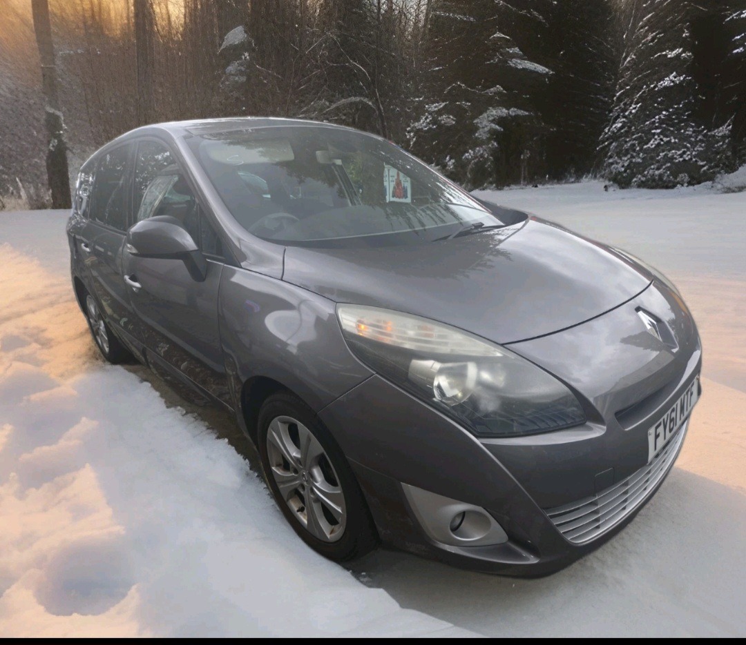 Used Renault Grand Scenic 2011 for sale - 76045301: Photo 2