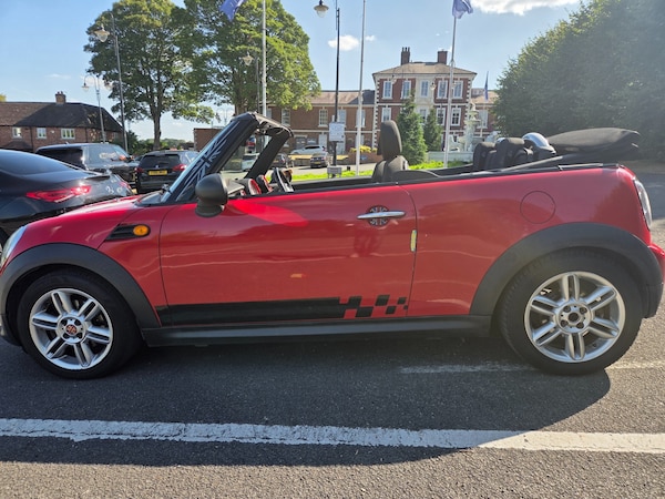 Used MINI Convertible 2011 for sale - 75684774: Photo 11