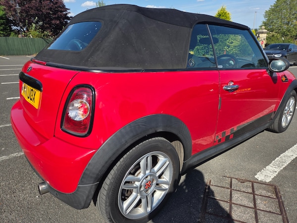 Used MINI Convertible 2011 for sale - 75684774: Photo 17