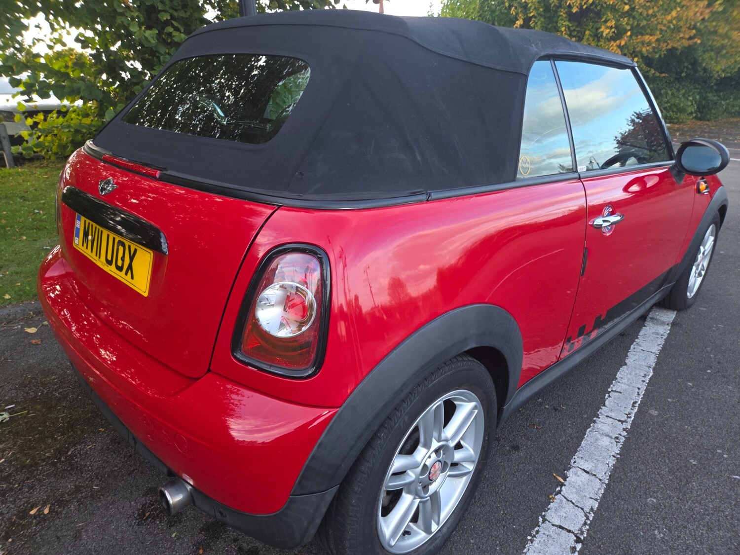 Used MINI Convertible 2011 for sale - 75684774: Photo 23