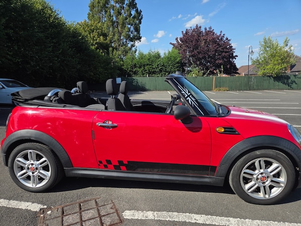 Used MINI Convertible 2011 for sale - 75684774: Photo 5