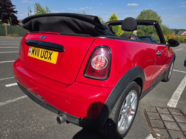 Used MINI Convertible 2011 for sale - 75684774: Photo 8