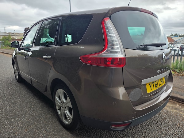 Used Renault Grand Scenic 2011 for sale - 75995831: Photo 5
