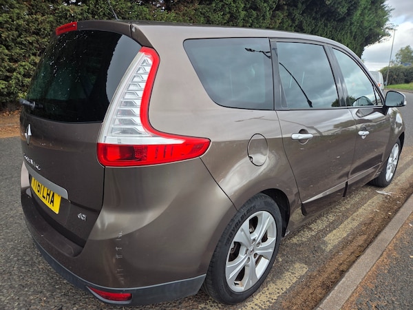 Used Renault Grand Scenic 2011 for sale - 75995831: Photo 7