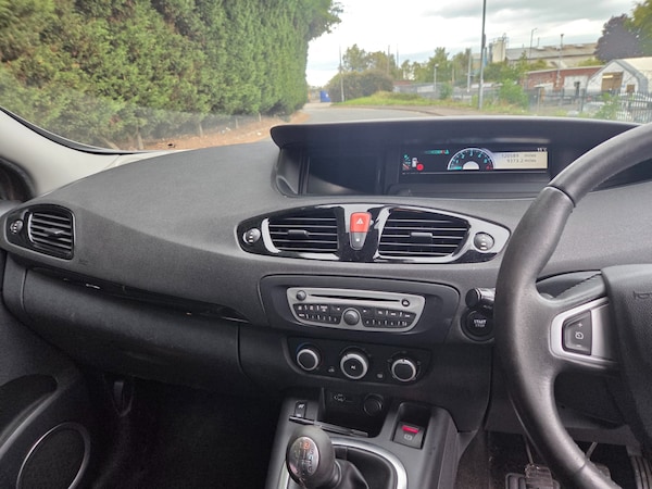 Used Renault Grand Scenic 2011 for sale - 75995831: Photo 8
