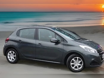 Used Peugeot 208 2017 for sale - 76314239: Photo 2