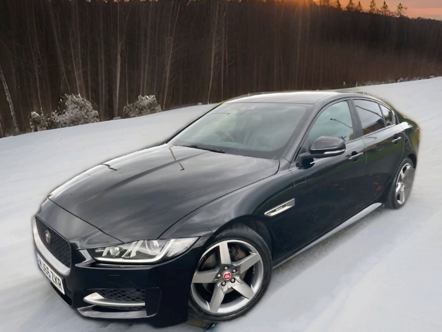 Used Jaguar XE 2016 for sale - 76579761: Photo 1