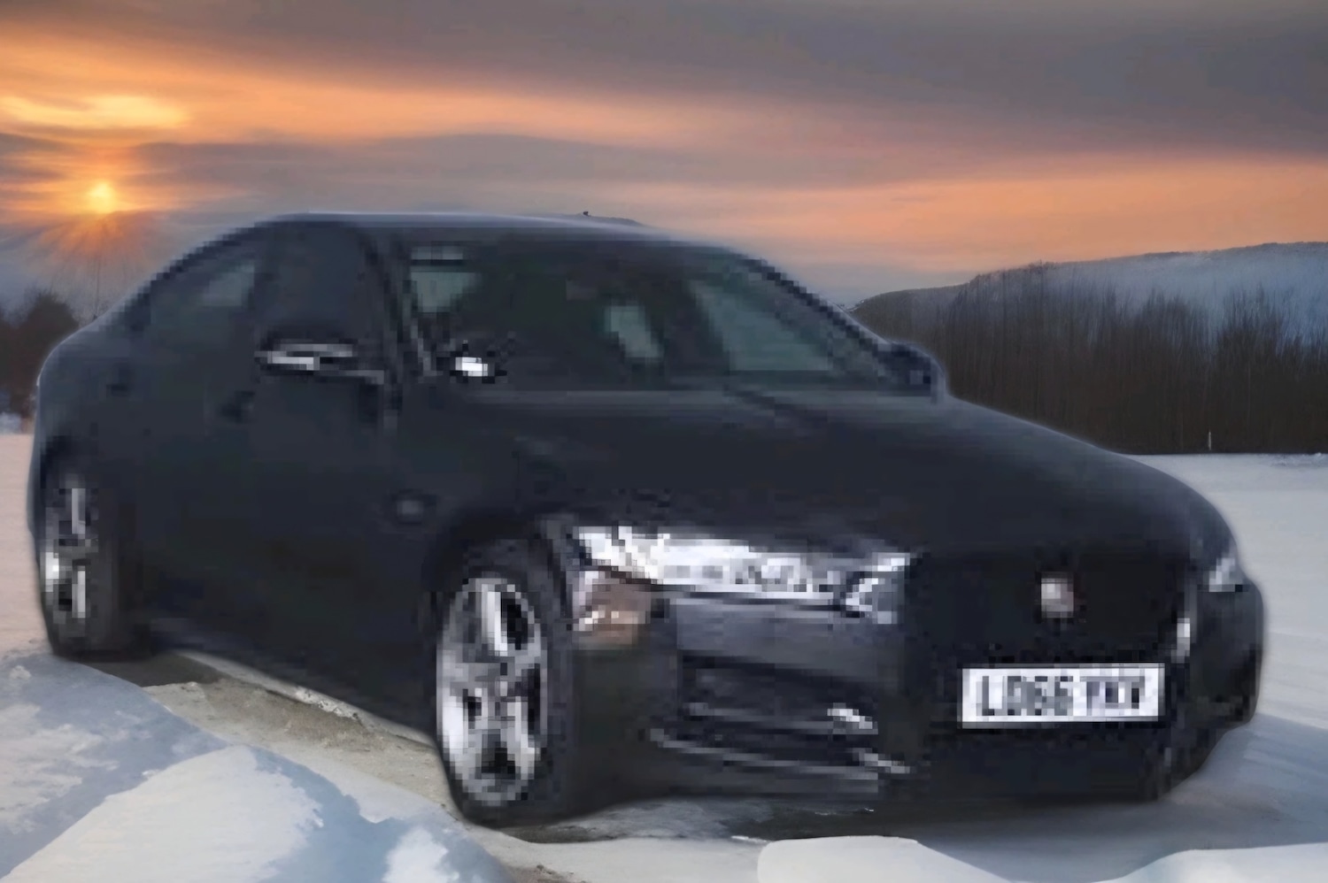 Used Jaguar XE 2016 for sale - 76579761: Photo 2