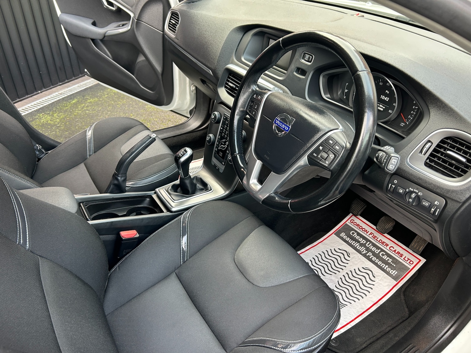 Used Volvo V40 2014 for sale - 77019012: Photo 2