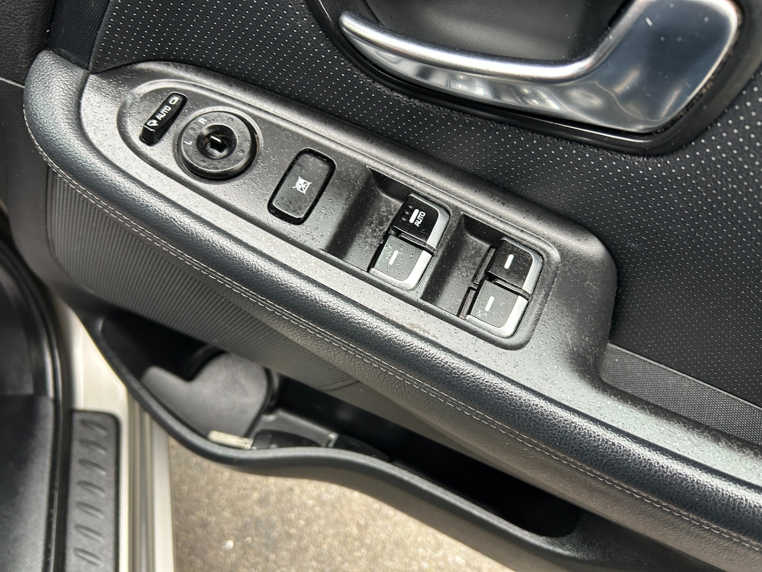 Used Kia Carens 2013 for sale - 77797580: Photo 23