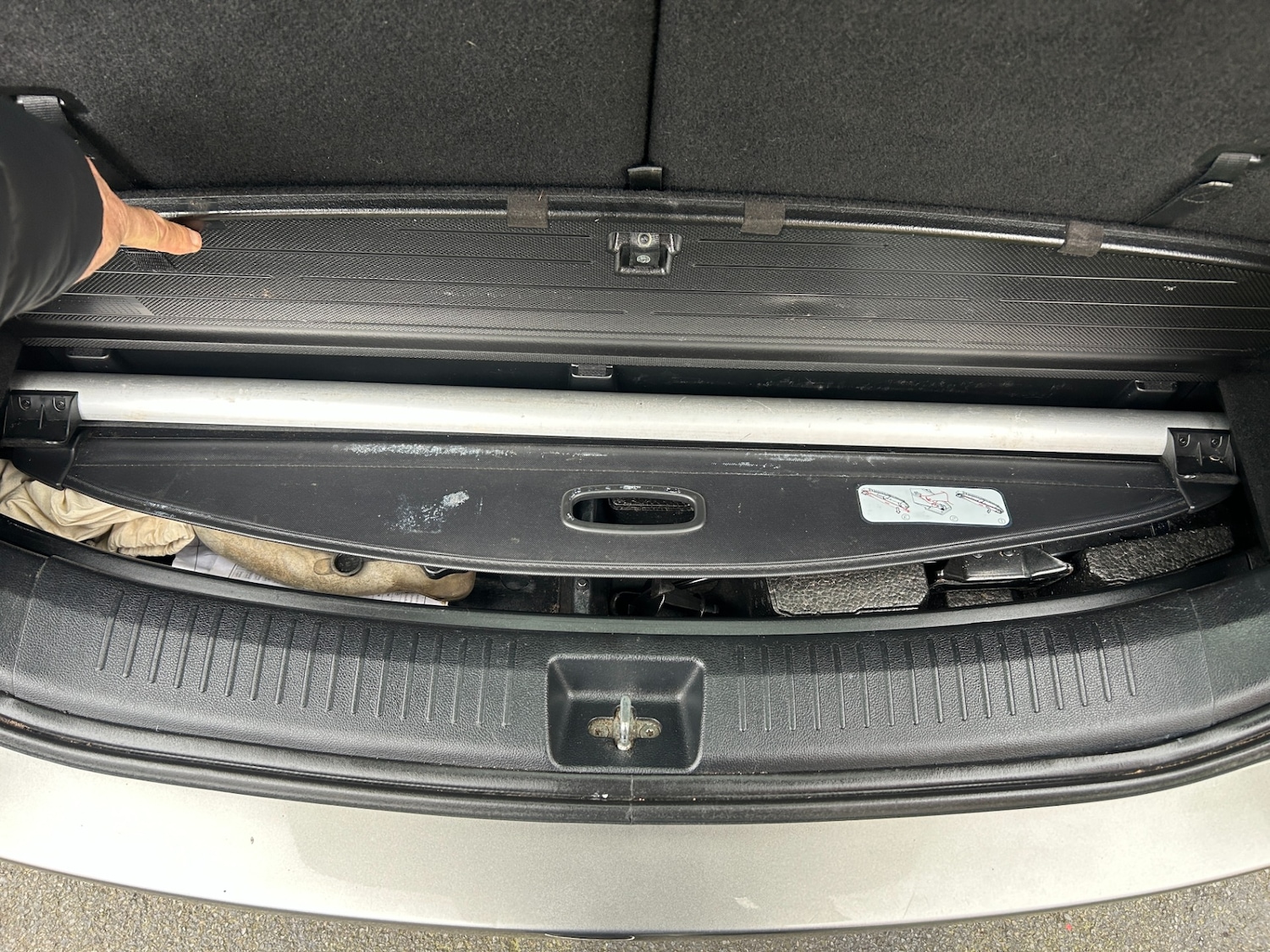 Used Kia Carens 2013 for sale - 77797580: Photo 28