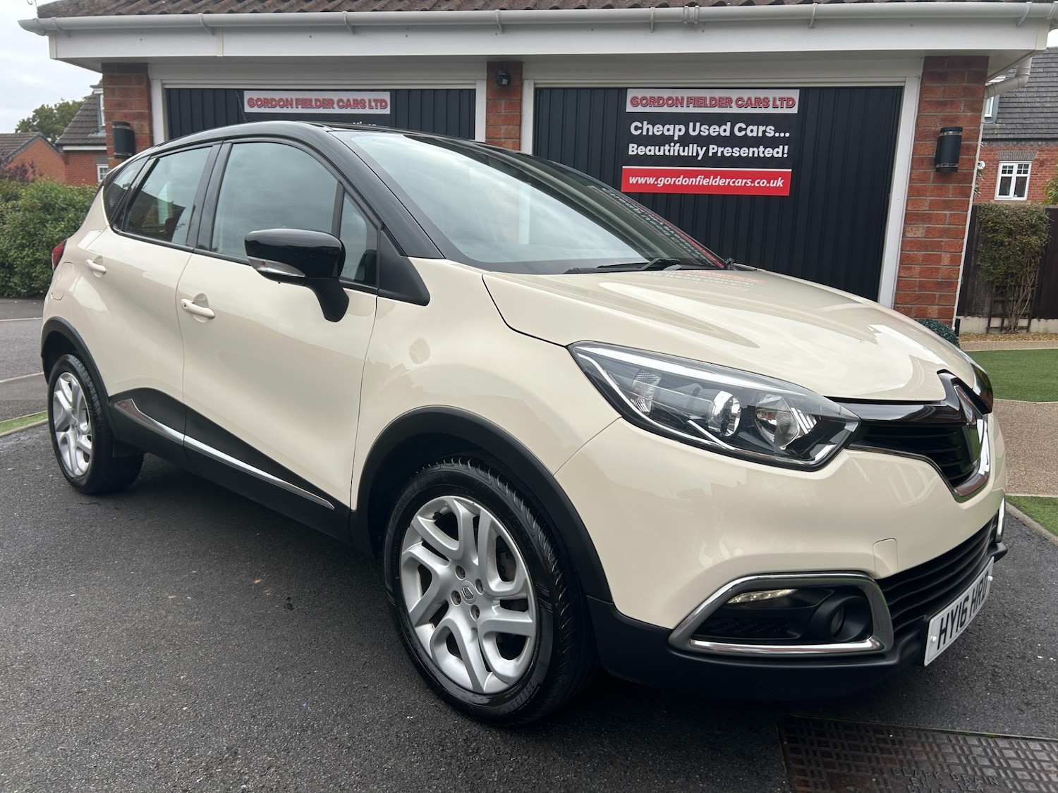 Used Renault Captur 2016 for sale - 76304593: Photo 1