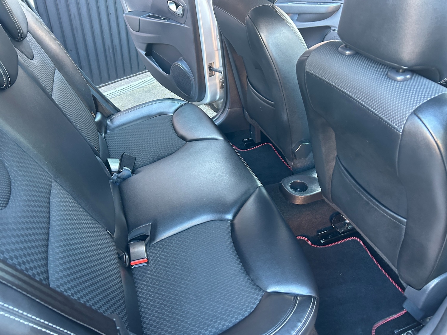 Used Renault Clio 2018 for sale - 77834770: Photo 3