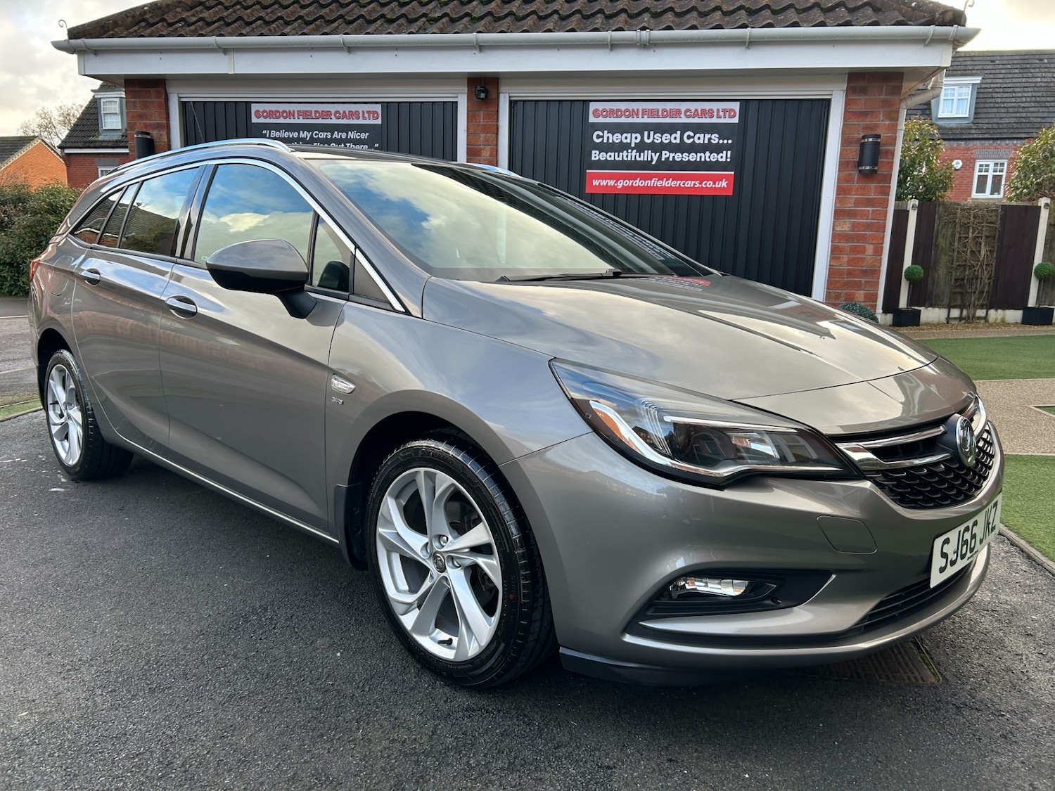 Used Vauxhall Astra 2016 for sale - 77357504: Photo 1