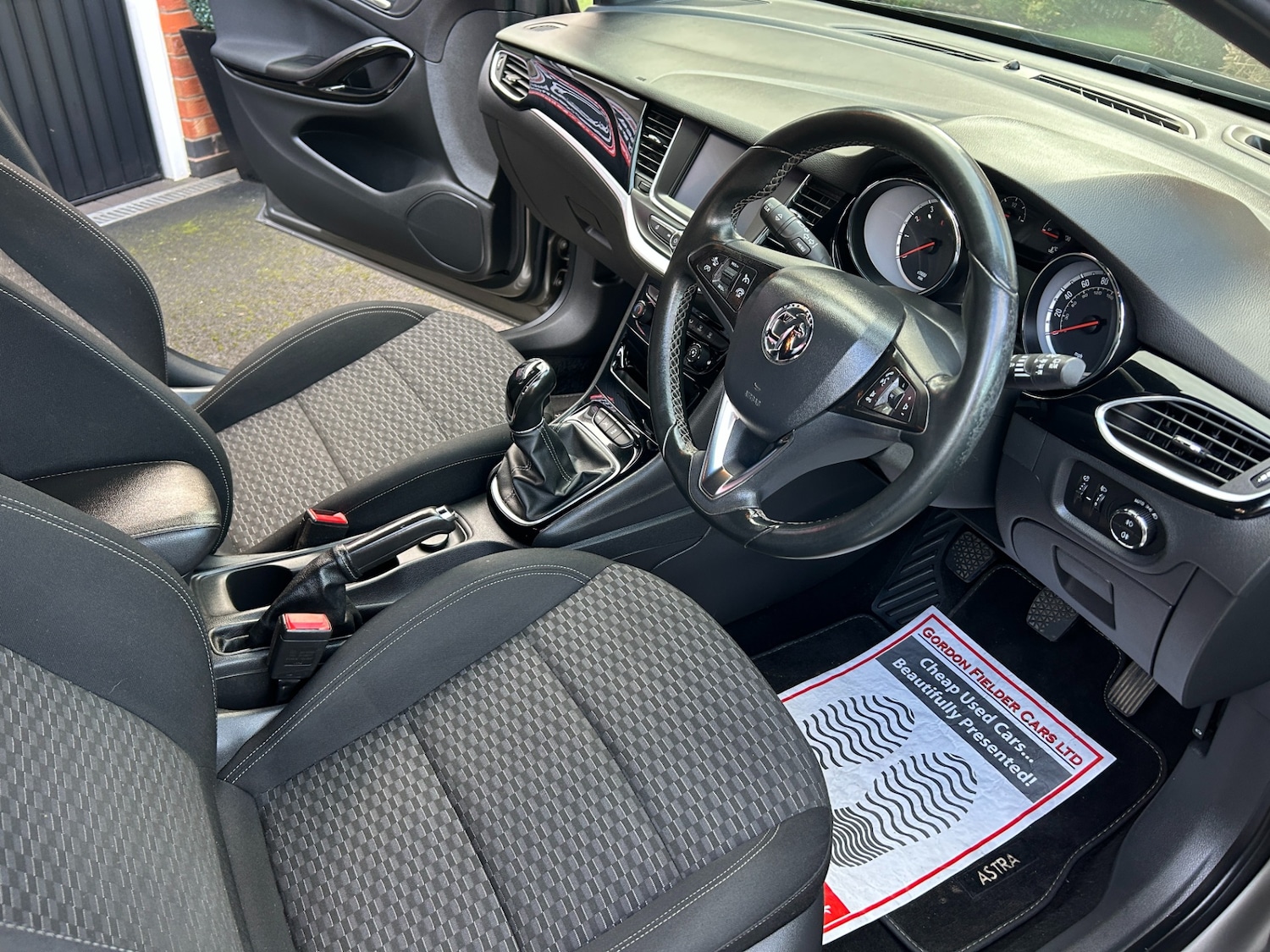 Used Vauxhall Astra 2016 for sale - 77357504: Photo 2