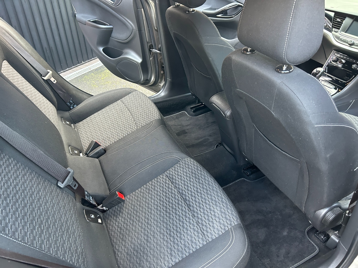 Used Vauxhall Astra 2016 for sale - 77357504: Photo 3