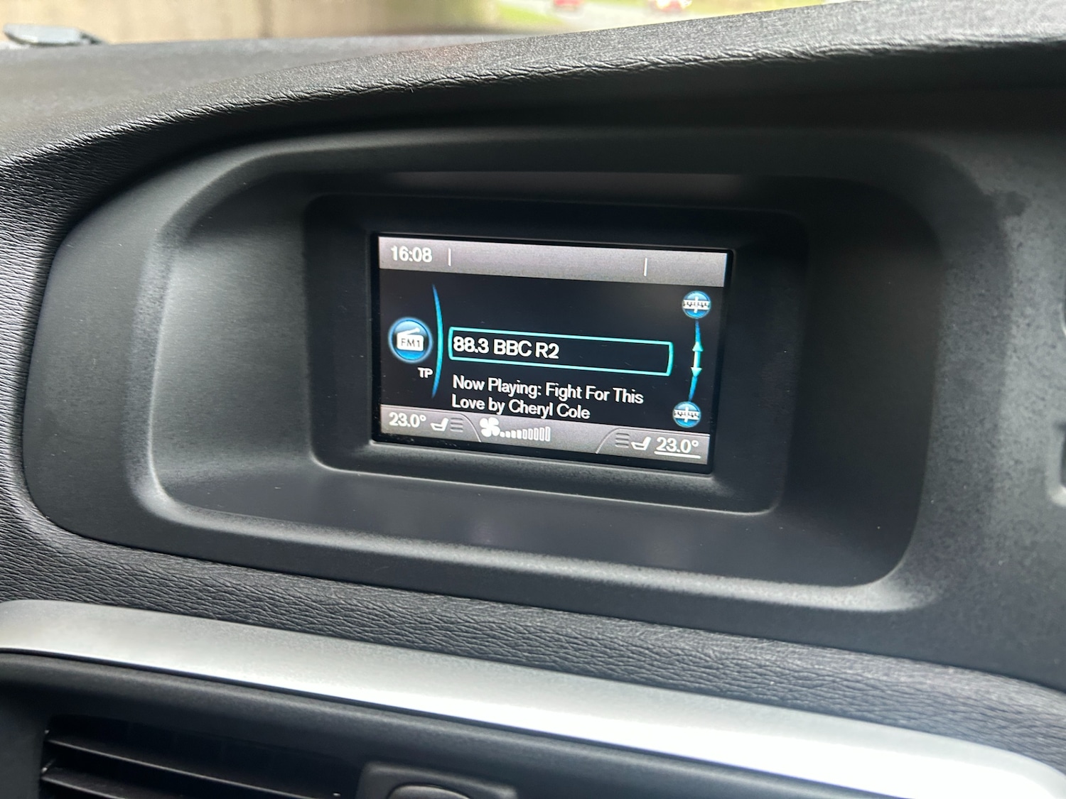 Used Volvo V40 2013 for sale - 77806977: Photo 11