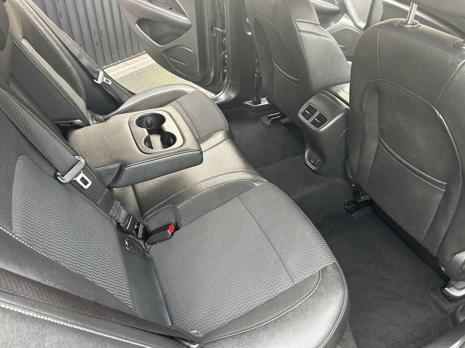 Used Vauxhall Insignia 2019 for sale - 76404526: Photo 3