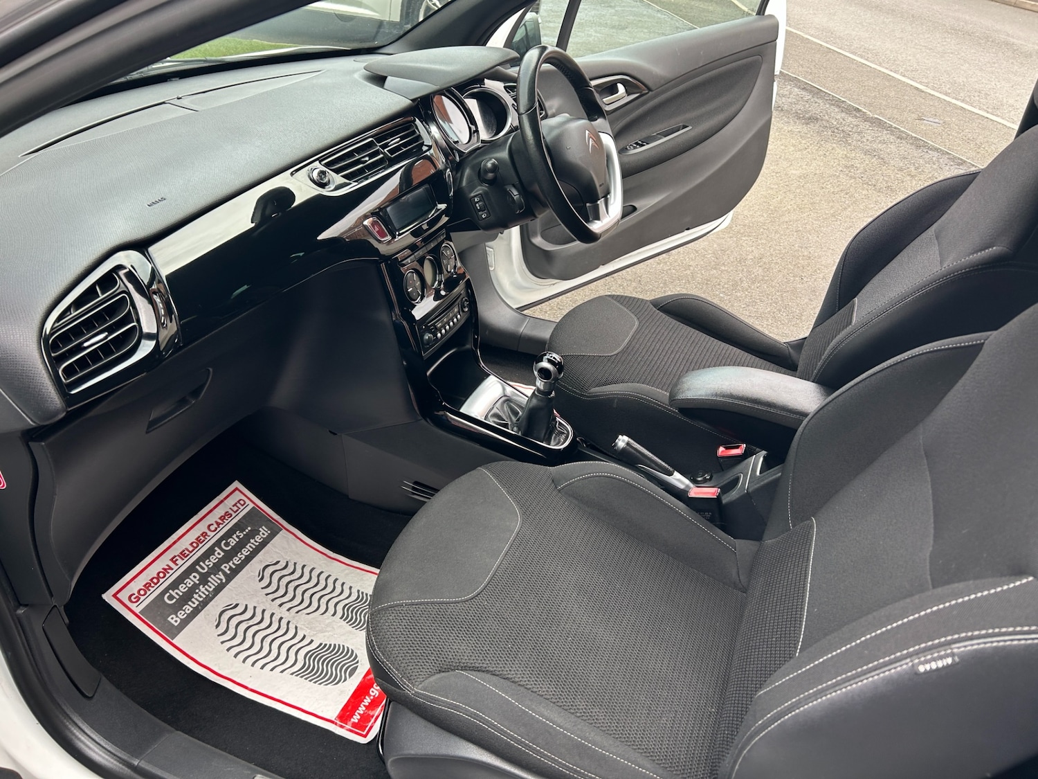 Used Citroen DS3 2015 for sale - 77640781: Photo 4