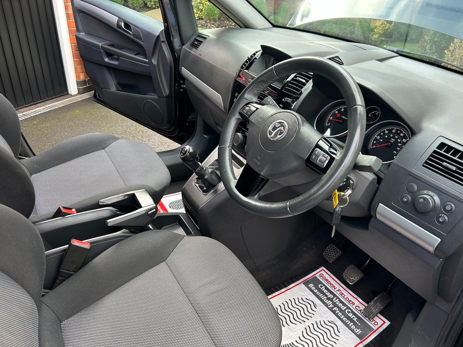 Used Vauxhall Zafira 2012 for sale - 77437988: Photo 2