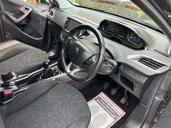 Used Peugeot 2008 2016 for sale - 77665256: Photo