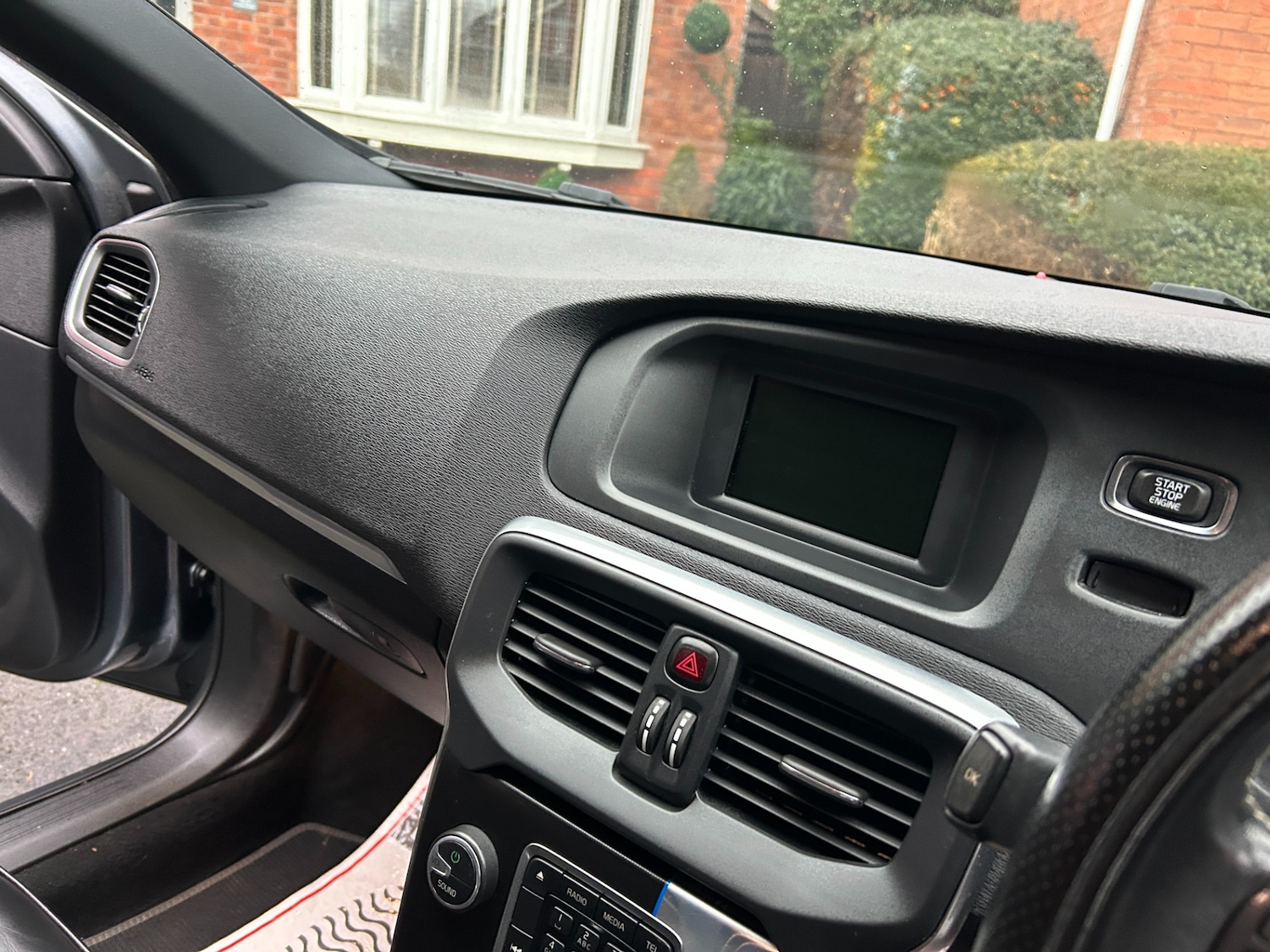 Used Volvo V40 2015 for sale - 77140571: Photo 23