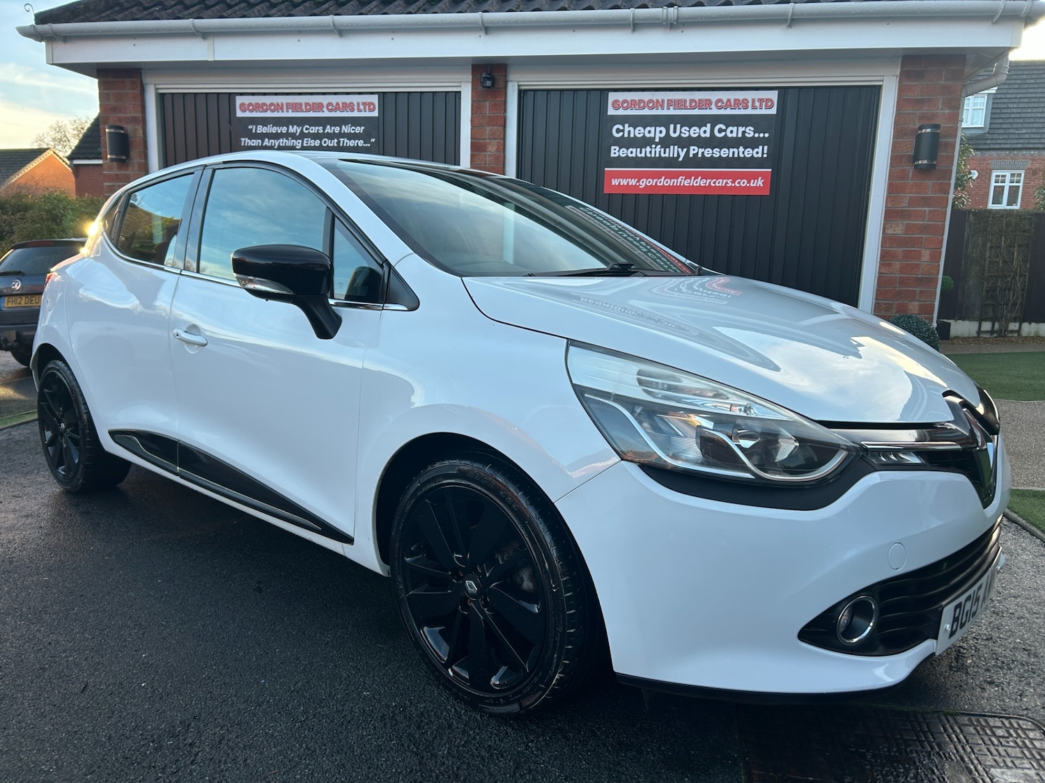 Used Renault Clio 2015 for sale - 76924784: Photo 1