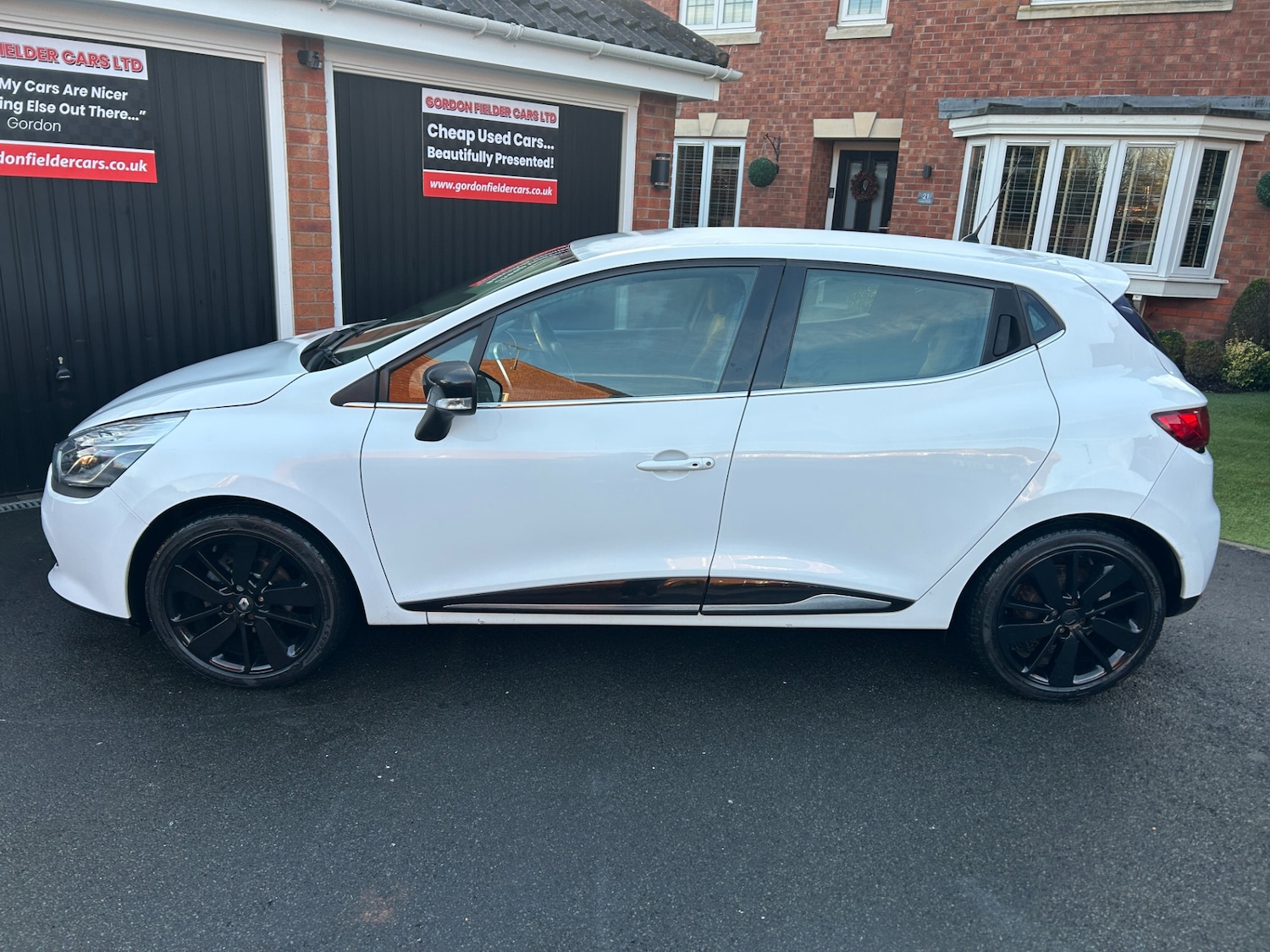 Used Renault Clio 2015 for sale - 76924784: Photo 19