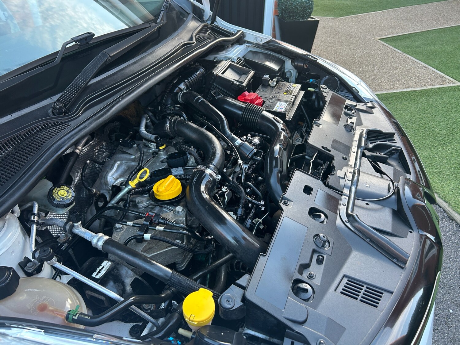 Used Renault Clio 2015 for sale - 76924784: Photo 24