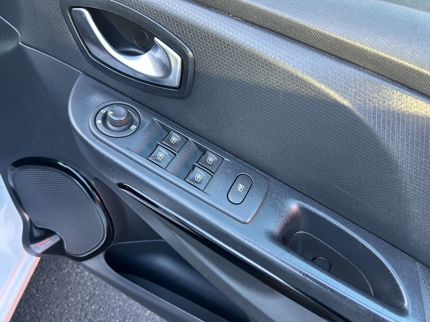 Used Renault Clio 2015 for sale - 76924784: Photo 8