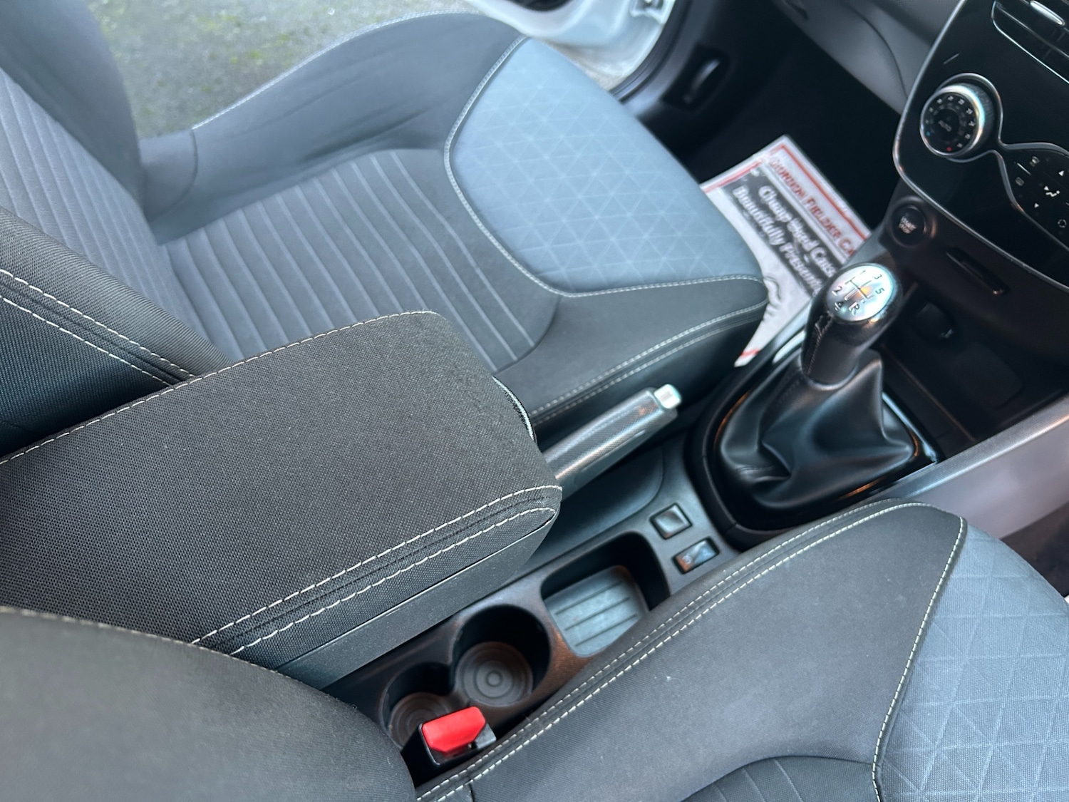 Used Renault Clio 2015 for sale - 76924784: Photo 9