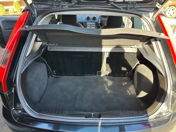 Used Ford Fiesta 2005 for sale - 76065373: Photo 10